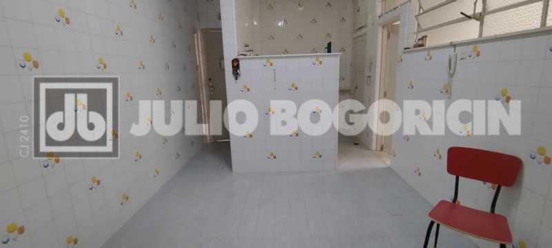 Conheça 22 do imóvel - Amplo apartamento, confortável planta, varanda, 3 quartos, dependências completas, Condomínio baratíssimo. Integração Metrô Uruguai. - JBT305463 - 22 22 - 22