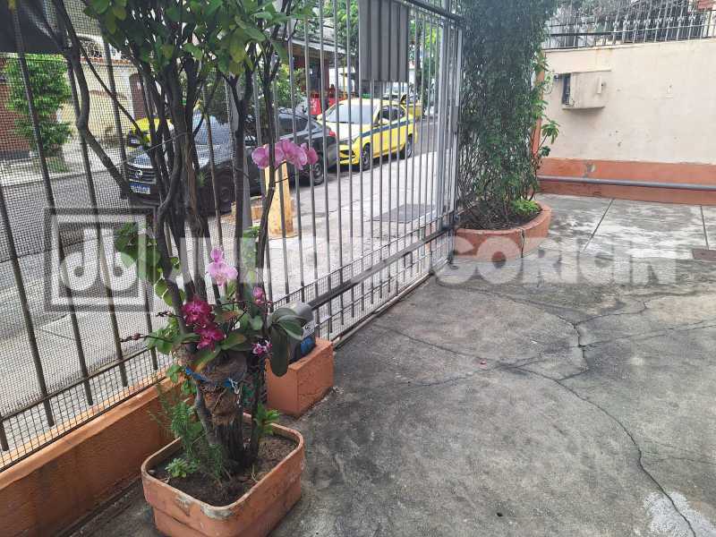 Conheça 13 do imóvel - MEIER - VAZIO - 2 QUARTOS COM DEPENDENCIA - GARAGEM NA ESCRITURA - JBM223800 - 13 13 - 13