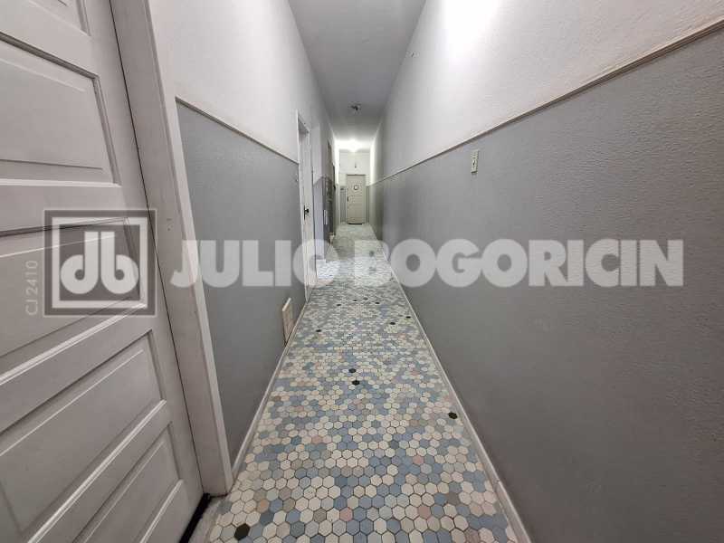 Conheça 17 do imóvel - MEIER - VAZIO - 2 QUARTOS COM DEPENDENCIA - GARAGEM NA ESCRITURA - JBM223800 - 17 17 - 17