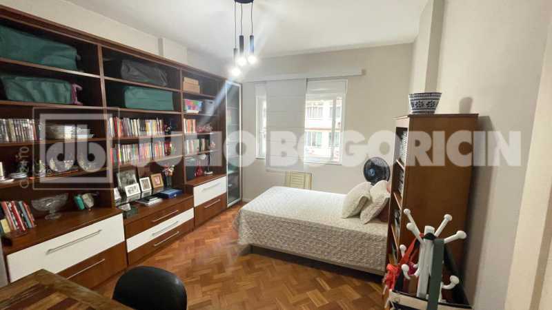 Conheça 65. do imóvel - Copacabana - Rua Felipe de Oliveira - 130m² de área privativa - 3 Dormitórios - 2 Banheiros sociais - Vista Livre e Panorâmica para o verde do Parque Estadual da Chacrinha. - JBC305509 - 14 65. - 14
