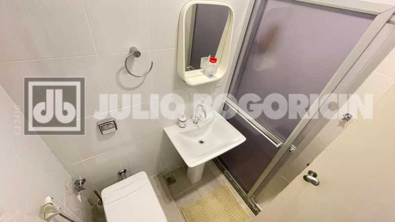 Conheça 120. do imóvel - Copacabana - Rua Felipe de Oliveira - 130m² de área privativa - 3 Dormitórios - 2 Banheiros sociais - Vista Livre e Panorâmica para o verde do Parque Estadual da Chacrinha. - JBC305509 - 24 120. - 24