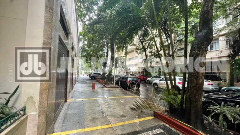 Conheça 170. do imóvel - Copacabana - Rua Felipe de Oliveira - 130m² de área privativa - 3 Dormitórios - 2 Banheiros sociais - Vista Livre e Panorâmica para o verde do Parque Estadual da Chacrinha. - JBC305509 - 34 170. - 34