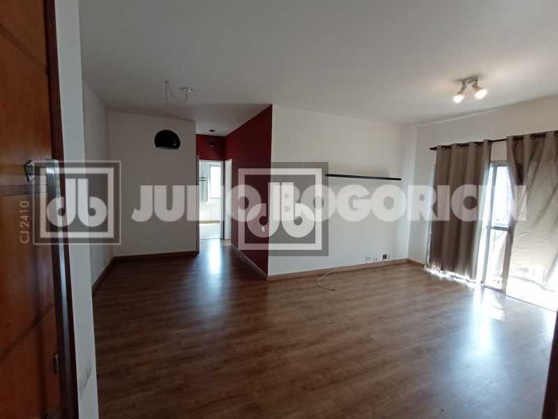 Conheça 8 do imóvel - VILA ISABEL - VARANDA - 2 QUARTOS - SUITE - DEPENDENCIA COMPLETA - INFRA TOTAL - VAGA NA ESCRITURA - JBAP211292 - 8 8 - 8