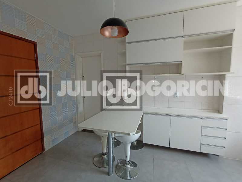 Conheça 22 do imóvel - VILA ISABEL - VARANDA - 2 QUARTOS - SUITE - DEPENDENCIA COMPLETA - INFRA TOTAL - VAGA NA ESCRITURA - JBAP211292 - 22 22 - 22