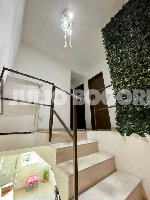 Conheça escada. do imóvel - Casa Duplex 3 Quartos em Vaz Lobo / Vicente de Carvalho - JBM608538 - 20 escada. - 20