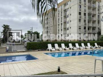 Apartamento Térreo / Taquara- Portaria 24 horas- Lazer total- Varanda-2 quartos- - JBJ204482