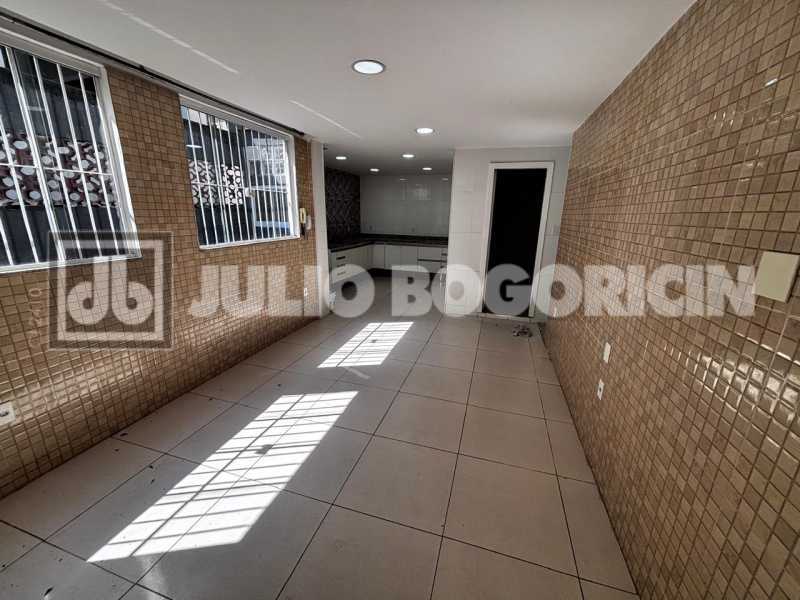 Conheça WhatsApp Image 2026-09-29 at 1 do imóvel - Casa de Vila Linear - 3 quartos (2 suites) - Toda reformada - terraço e vaga coberta - Entrar e morar - JBM608546 - 15 WhatsApp Image 2026-09-29 at 1 - 15