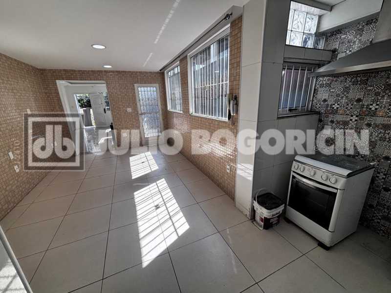 Conheça WhatsApp Image 2026-09-29 at 1 do imóvel - Casa de Vila Linear - 3 quartos (2 suites) - Toda reformada - terraço e vaga coberta - Entrar e morar - JBM608546 - 18 WhatsApp Image 2026-09-29 at 1 - 18