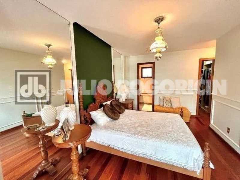 Conheça 1002135117 do imóvel - Av. do Pepê, Jardim Oceânico: 4 Suítes e Vista Mar - JBB49152 - 13 1002135117 - 13