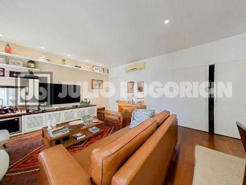 3 Apartamento a Venda de 3 qua - 3