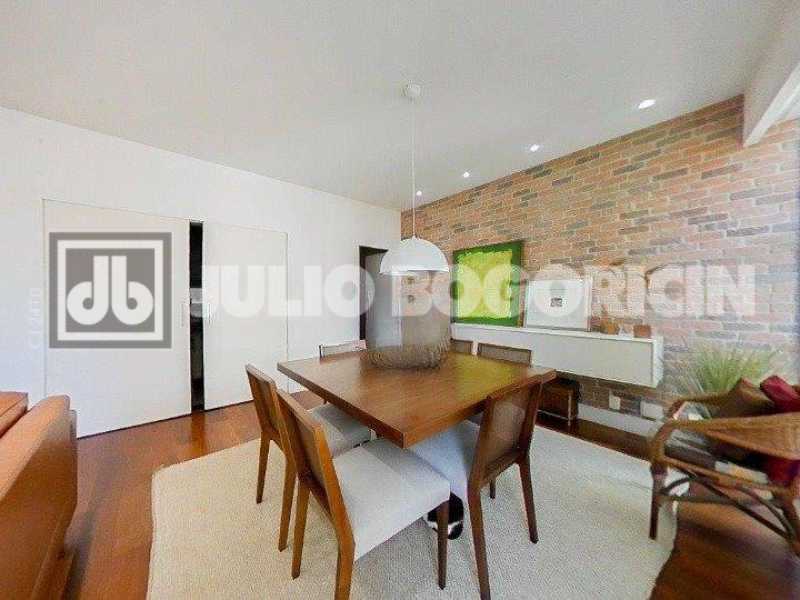 4 Apartamento a Venda de 3 qua - 4
