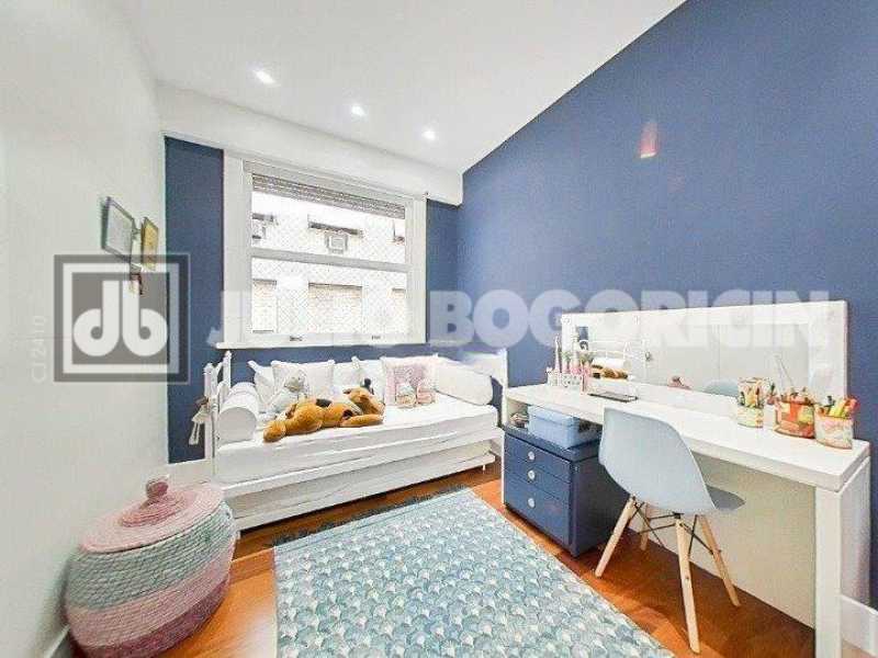 6 Apartamento a Venda de 3 qua - 6
