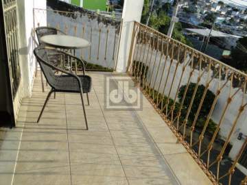 Ilha do Governador - Praia da Bandeira - Casa Com Terreno Livre - Á Venda - Varanda - Salão - 3 Quartos - Suíte - Dependências - 4 Vagas de Garagem- Julio Bogoricin - JBI65926