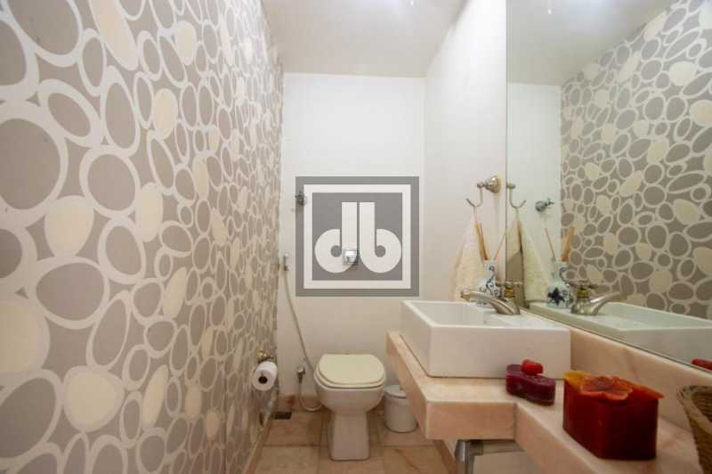 17 Copacabana, Avenida Atlânt - 24