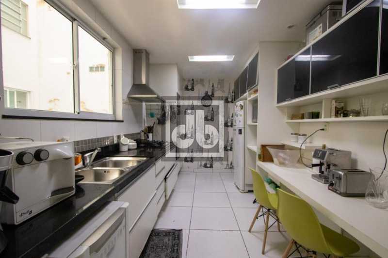 20 Copacabana, Avenida Atlânt - 27