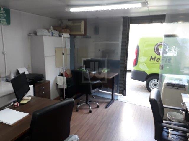 Conheça FOTO_14 do imóvel - INVESTIMENTO COMERCIAL LOCALIZAÇÃO PERFEITA! PARA INVESTIDORES - BOX COM INQUILINO CONTRATO AINDA EM VIGÊNCIA. RUA DAS LARANJEIRAS - EXCELENTE LOCALIZAÇÃO - MEZANINO - INVENTÁRIO EM ANDAMENTO. - JBF71061 - 14 FOTO_14 - 14