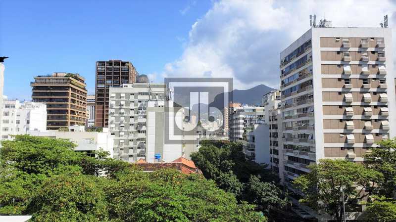 01LeblonPrimeiraQuadraMetroVis - 3