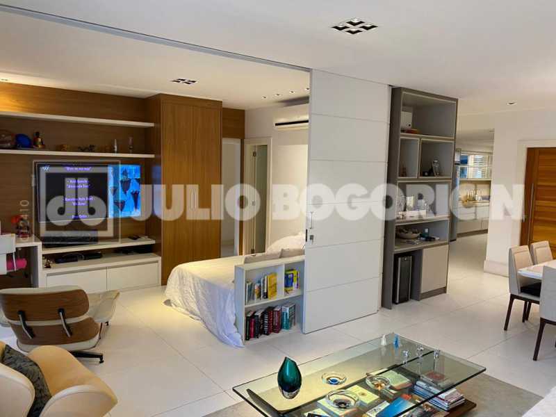 4 Sala de Estar e Suite 3. - 4