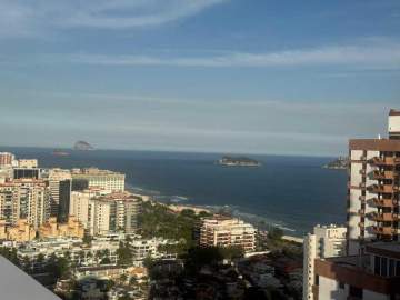 Ótima localização - Cobertura Duplex Barramares Reformada - Vista Mar - Posto 4 na Barra - 136