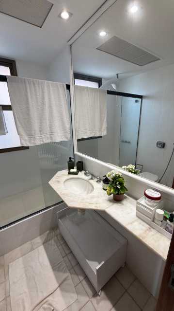 Conheça gvggbb. do imóvel - Vendo Apartamento Frontal mar no Rio Hotel Residence na Barra da Tijuca. São 2 suítes. - 256 - 19 gvggbb. - 19