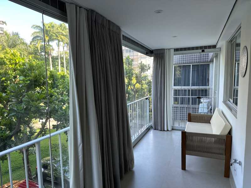 Conheça WhatsApp Image 2026-06-19 at 1 do imóvel - Vendo Lindíssimo Apartamento no posto 6 na Barra da Tijuca - 259 - 16 WhatsApp Image 2026-06-19 at 1 - 16