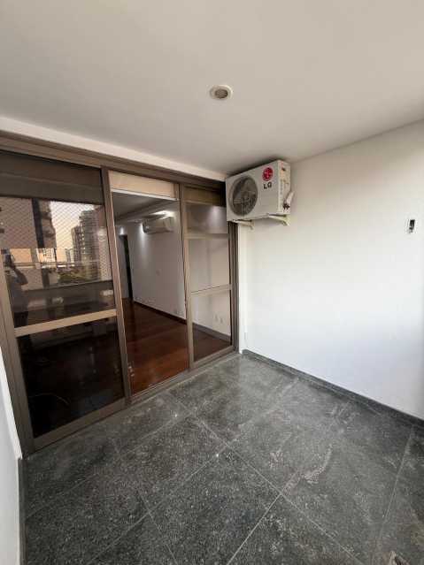 Conheça 1. do imóvel - Vendo Apartamento reformado praia da Barra da Tijuca no Posto 4 no Condomínio Barramares - 263 - 2 1. - 2
