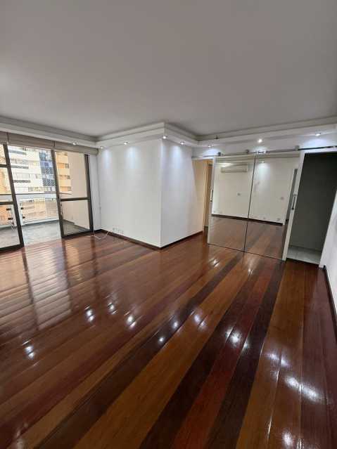 Conheça QWTRqt. do imóvel - Vendo Apartamento reformado praia da Barra da Tijuca no Posto 4 no Condomínio Barramares - 263 - 4 QWTRqt. - 4