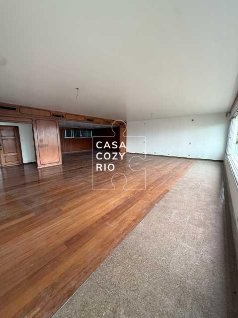 WhatsApp Image 2025-04-24 at 1 - 4