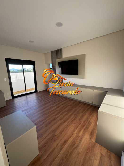 PHOTO-2025-10-08-13-26-57 3 - 6