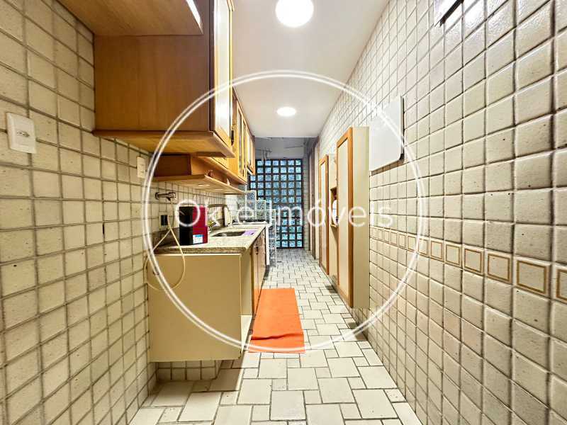 0218c617-b01f-41e7-bed3-312407 - 24