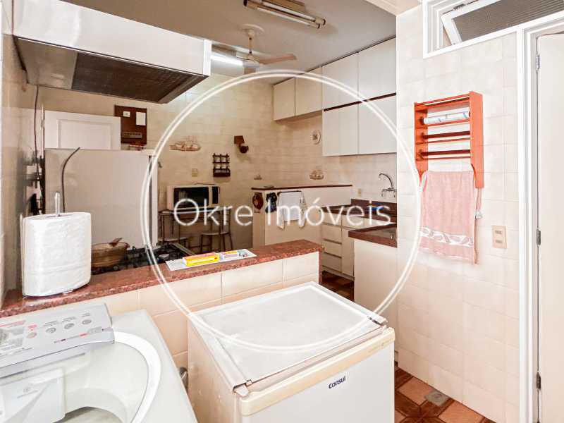 4C77B2D0-6A35-4564-AEF6-8A1EB6 - 9