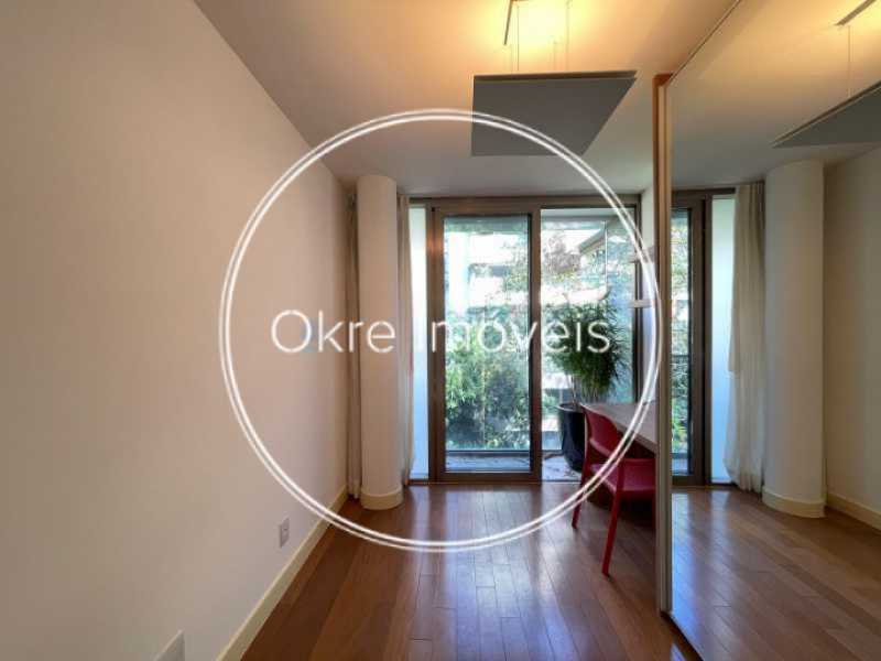 WhatsApp Image 2025-10-03 at 1 - 7