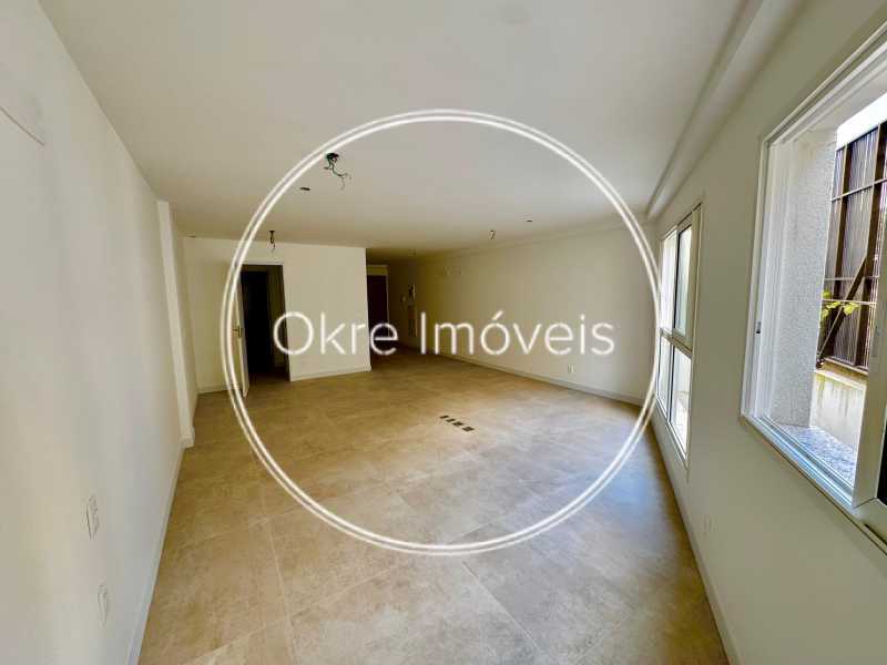 d7f05499-a20d-4c78-9c55-20e119 - 3