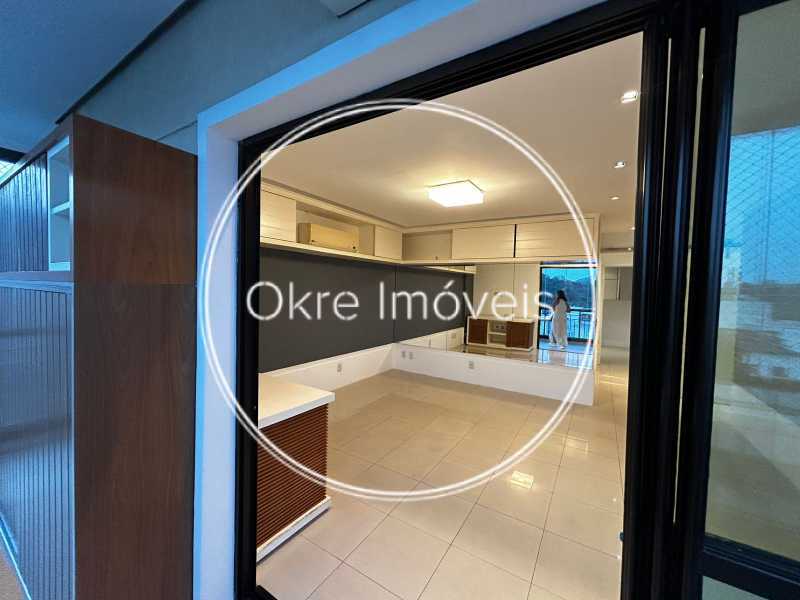 8C46CF33-7B53-4D18-8C30-D431E1 - 19