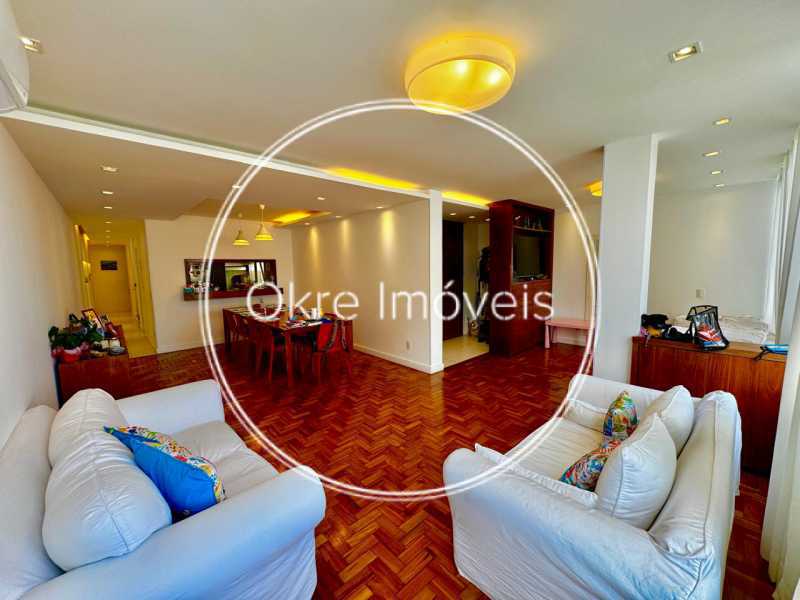 Conheça Sala 1º Piso do imóvel - COBERTURA À VENDA EM COPACABANA. - LECO50045 - 8 Sala 1º Piso - 8