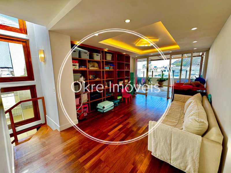 Conheça Sala 2º Piso do imóvel - COBERTURA À VENDA EM COPACABANA. - LECO50045 - 6 Sala 2º Piso - 6