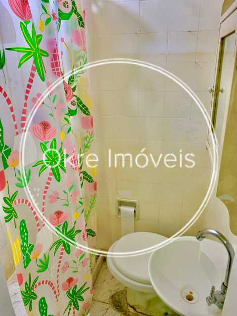 Conheça Banheiro serviço do imóvel - APARTAMENTO À VENDA EM COPACABANA! - LEAP31719 - 20 Banheiro serviço - 20