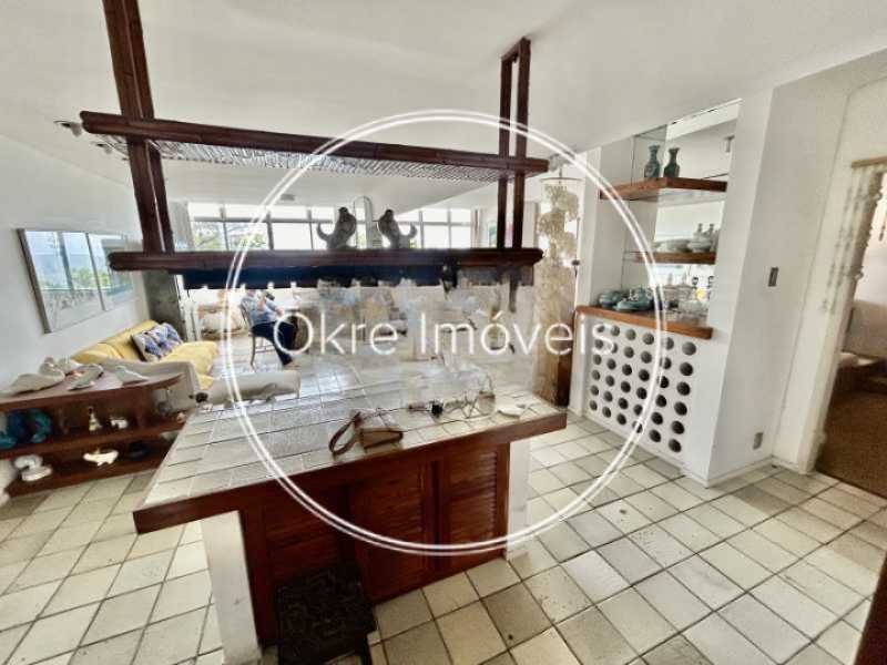 7941a11c-d778-4e5e-aaa6-98bb0c - 8