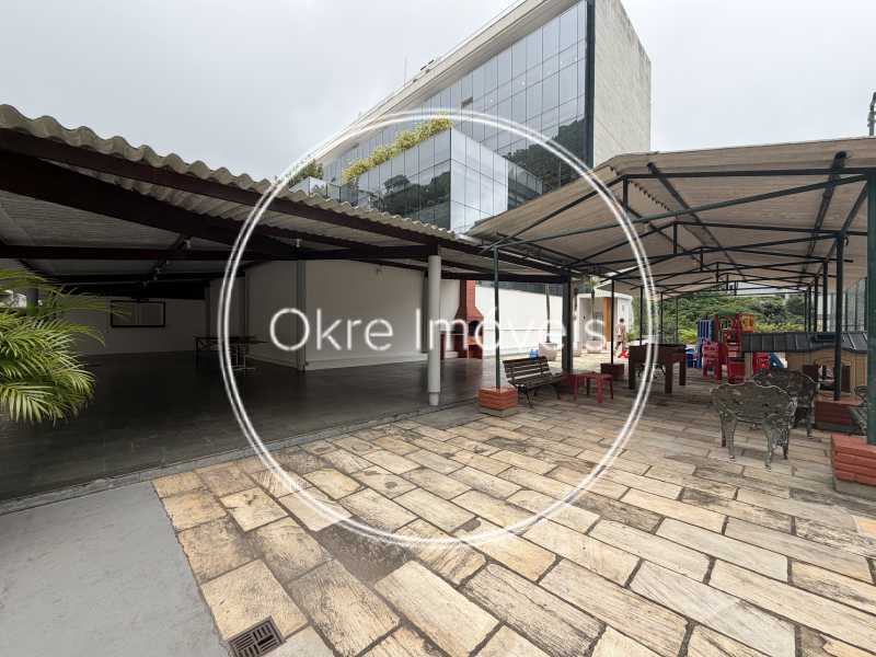 1FF8F461-A553-4EA1-B1B3-6002EF - 31