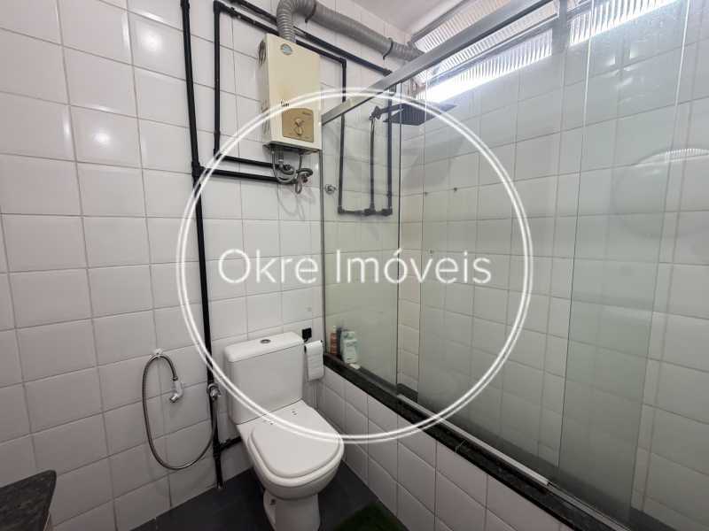 EF06DFD0-C9BD-40B8-BE35-B3C046 - 27