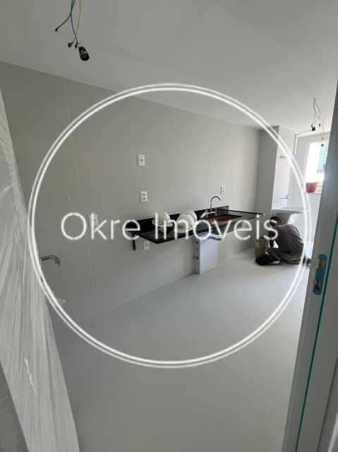 c0ed8b6bd02534f3011_01 1 - 14