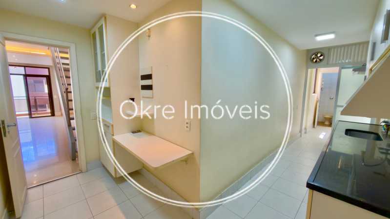 60c759d3-1e3d-4ce0-8932-2c8f88 - 24