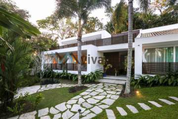 AED71A80-2BED-4C82-845E-94A9A4 - 1