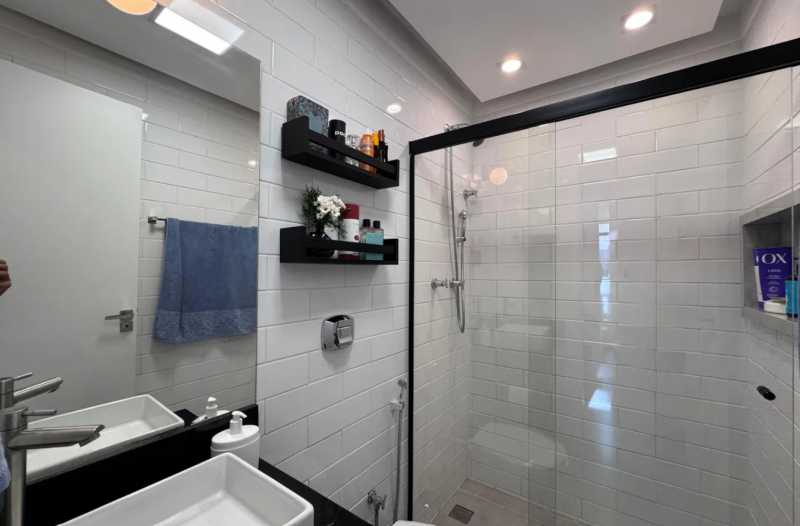 Conheça Banheiro 2 do imóvel - Apartamento, 3 quartos (2 suítes), frente, Gleba A do Recreio, varanda, cozinha e sala! - REAP30999 - 10 Banheiro 2 - 10