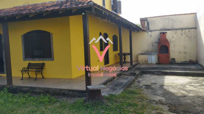 Conheça VARANDA. do imóvel - ÓTIMO INVESTIMENTO CASA NA PRAIA 8 QUARRTOS (1 STE) SÓ 650 MIL! - VICA80001 - 4 VARANDA. - 4