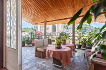 Magnífica residência - Localizada ao lado do Largo do Machado. Cobertura duplex ampla.3 salas.3 Quartos.Suite.Lavabo.Dependência.Terração e 2 vaga - LACO40049
