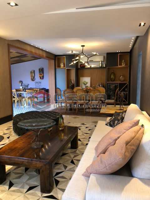 Sala - 8