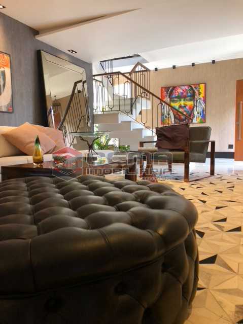Sala - 9