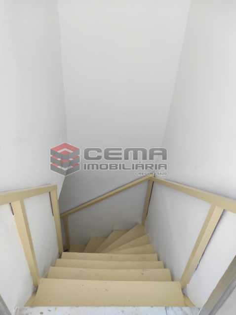 18.acesso ao 2º piso. - 18