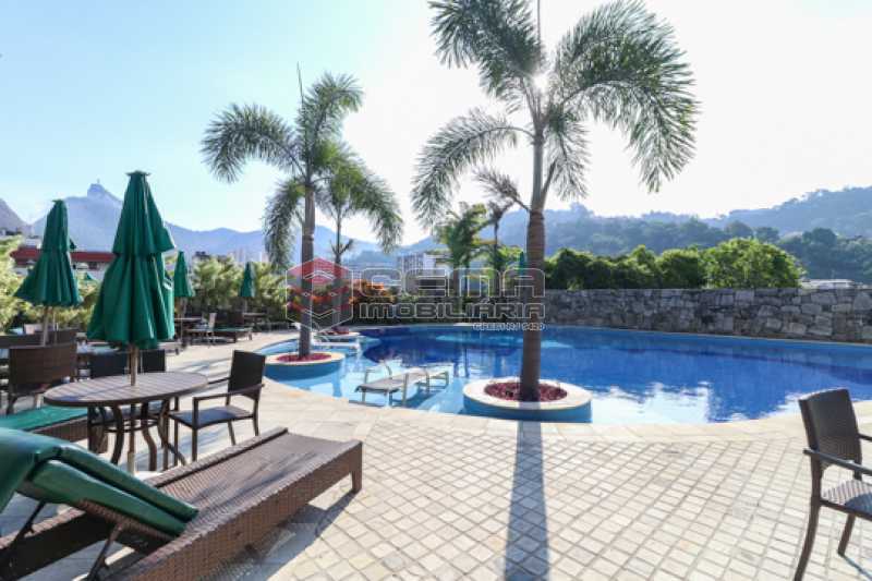 Piscina condomínio - 29
